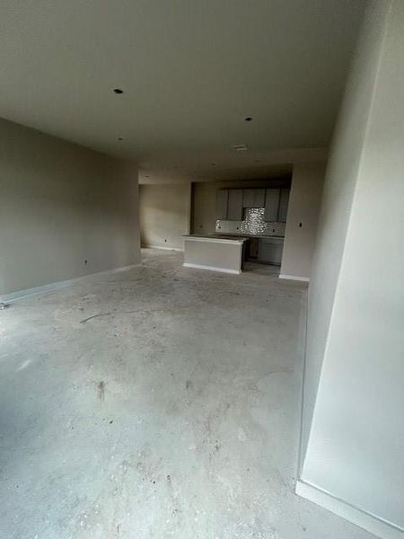 Spacious, unfurnished interior of a new home in Laurel Landing, Alvin (Image 22).