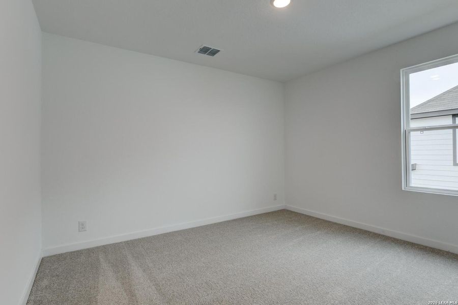 Spacious, unfurnished interior of a new home in Saddlebrook Ranch, Schertz (Image 12).