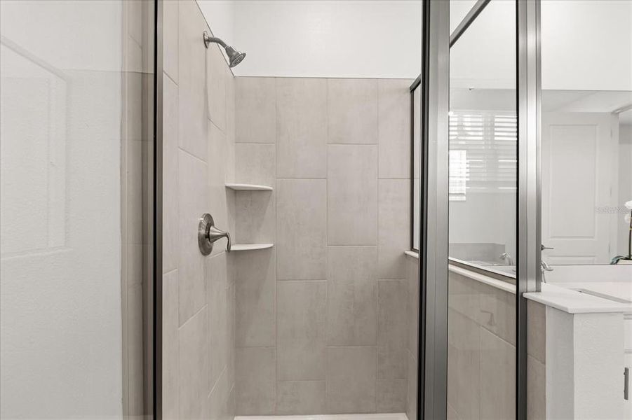 Close-up of interior finishes inside a home in Dora Parc, Mount Dora (Image 21).