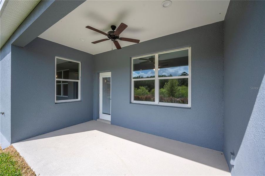 Exterior details and patio area of a home in , Mulberry (Image 3).