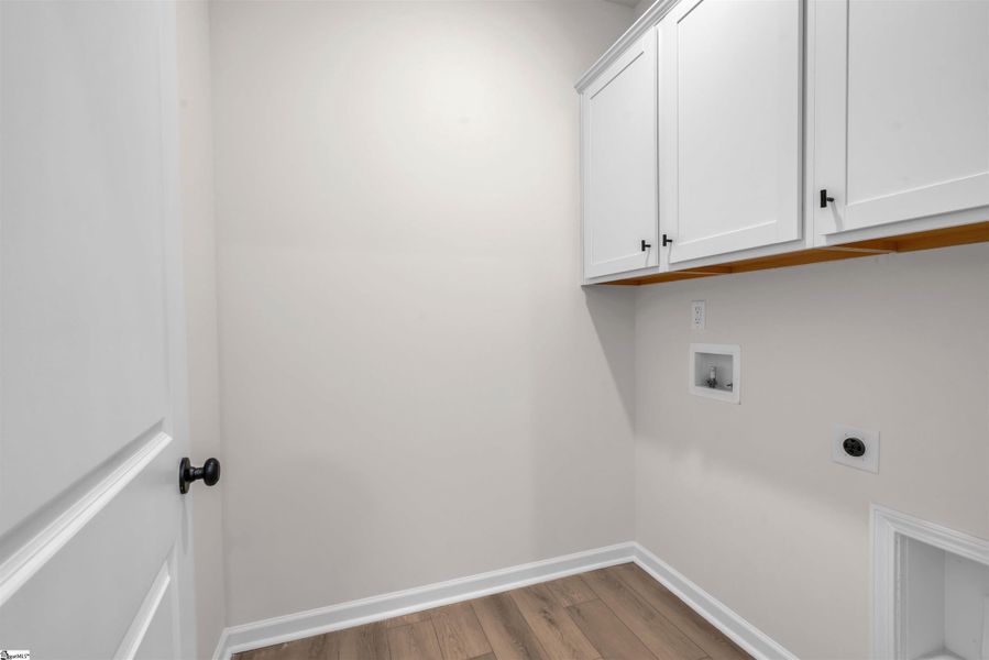 Spacious, unfurnished interior of a new home in Lynbrook, Boiling Springs (Image 18).