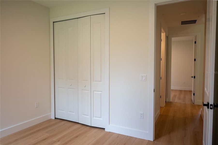 Spacious, unfurnished interior of a new home in , Port Charlotte (Image 20).