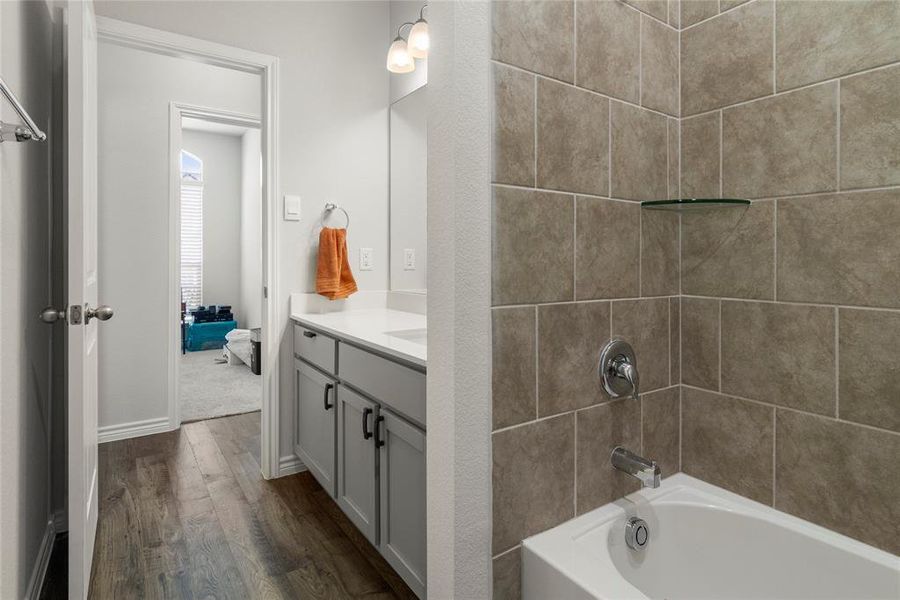 Furnished interior view inside a new home in Saddle Creek, Waco (Image 31).