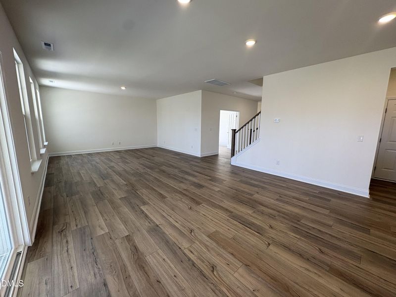 Breakfast/family room Breakfast/family room