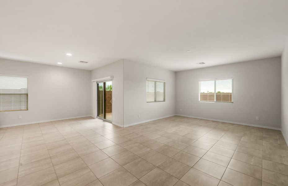 Spacious, unfurnished interior of a new home in El Cidro, Goodyear (Image 19).