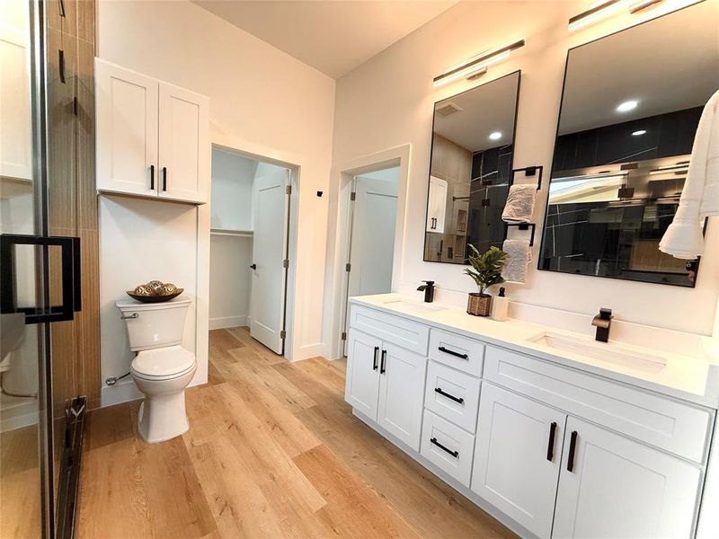 Furnished interior view inside a new home in , Dallas (Image 13).