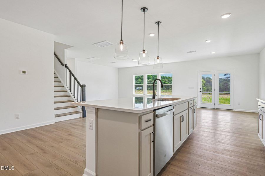 22-web-or-mls-Contempo Ct-S2905-022 22-web-or-mls-Contempo Ct-S2905-022