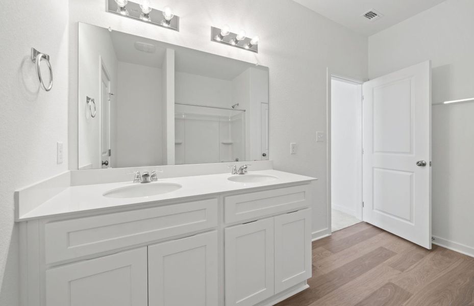 Furnished interior view inside a new home in Alto, San Marcos (Image 5).