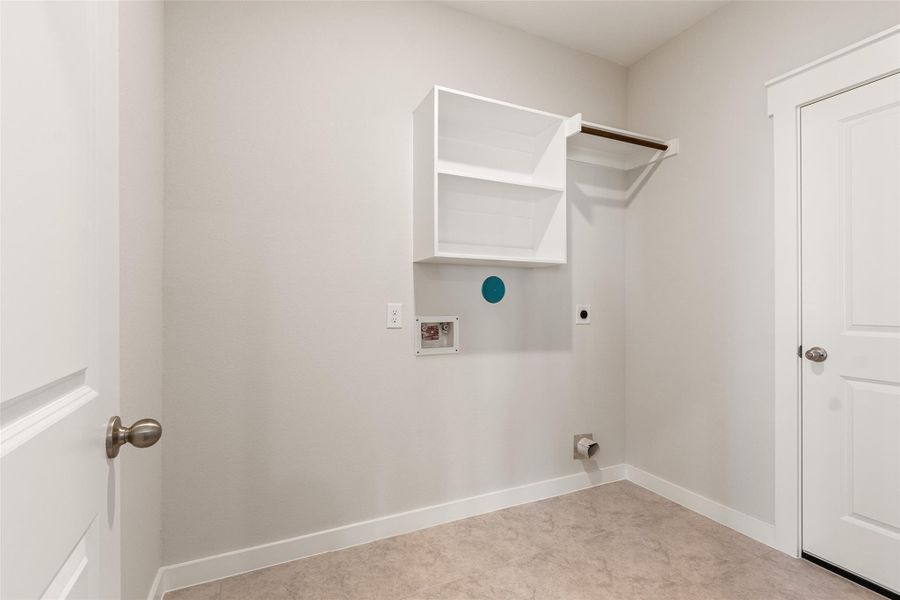 Spacious, unfurnished interior of a new home in Sunterra, Katy (Image 26).