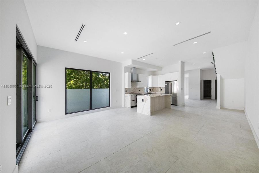 Spacious, unfurnished interior of a new home in , Miami (Image 22).
