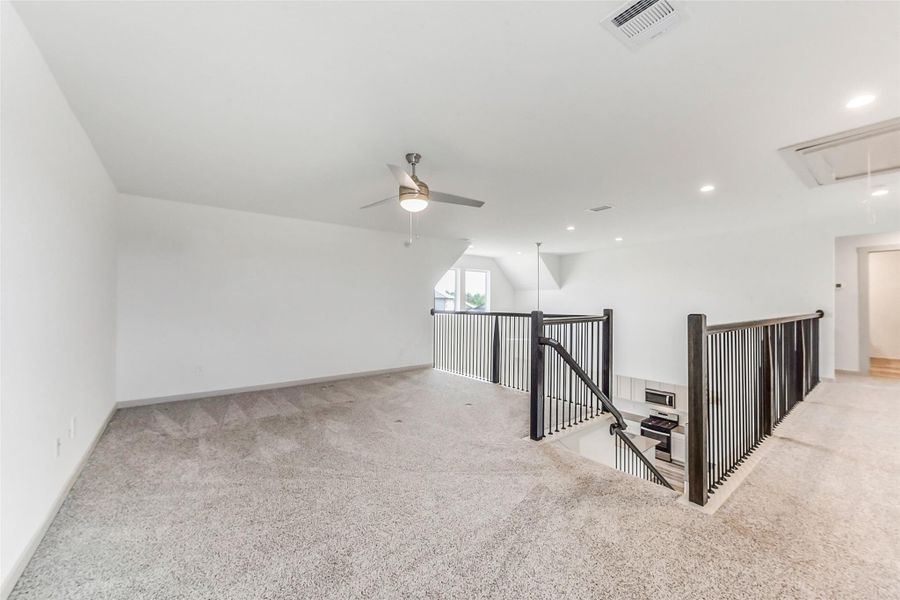 Spacious, unfurnished interior of a new home in , Missouri City (Image 13).