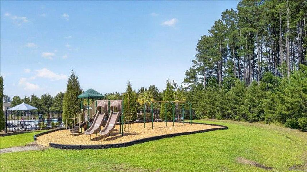 Community amenities in Sanctuary Cove at Cane Bay, Summerville (Image 32).