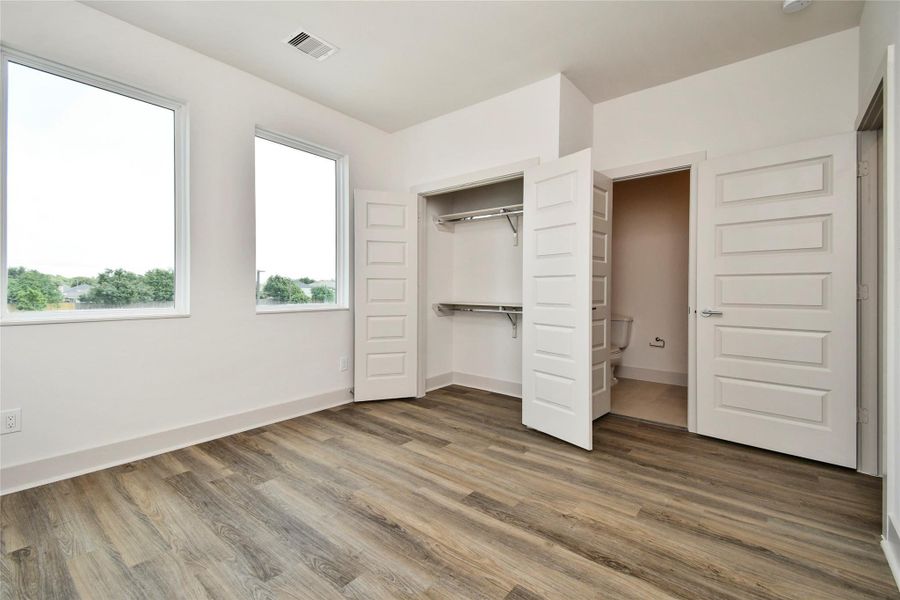 Photos are of the same floorplan, different community. Selections & finishes may vary Photos are of the same floorplan, different community. Selections & finishes may vary