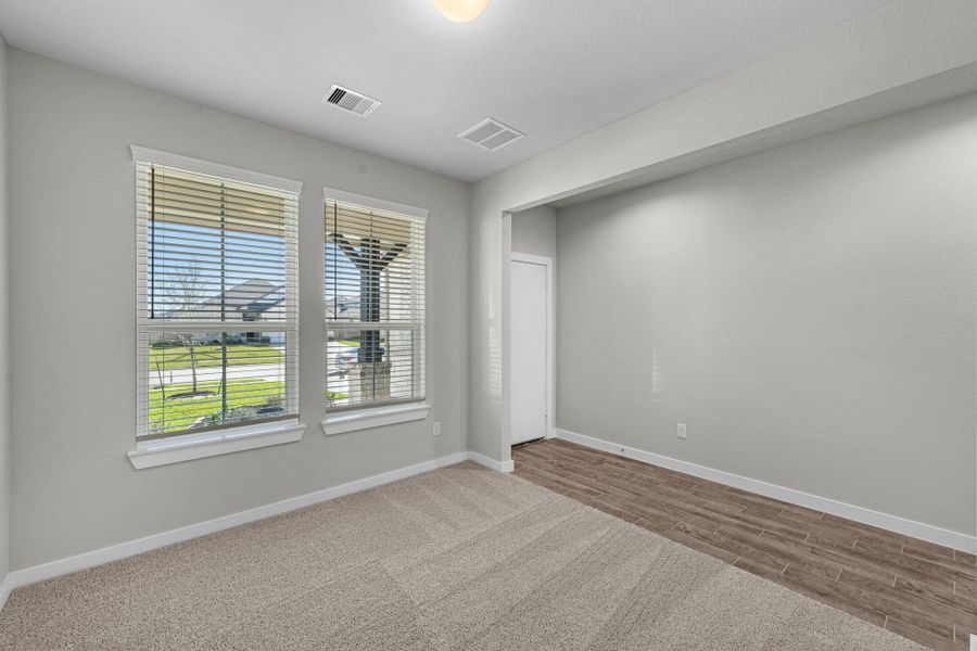 Spacious, unfurnished interior of a new home in Beacon Hill, Waller (Image 24).