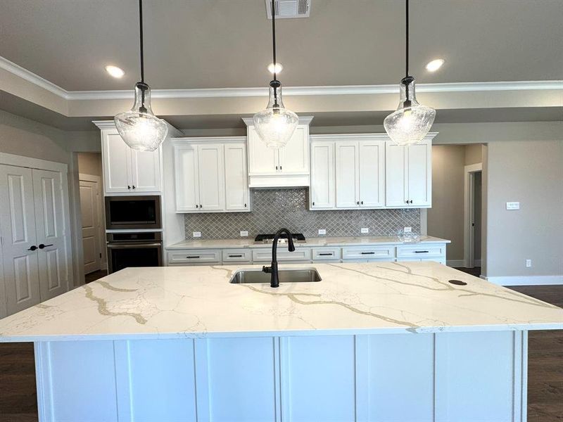 Furnished interior view inside a new home in Ladera Tavolo Park, Fort Worth (Image 12). Furnished interior view inside a new home in Ladera Tavolo Park, Fort Worth (Image 12).