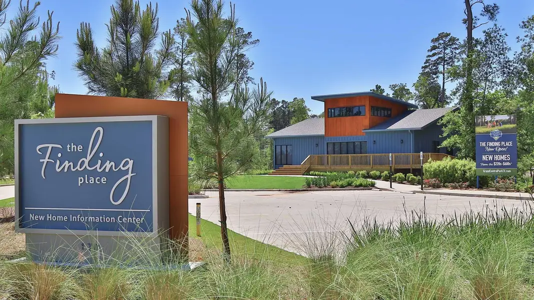 Image 18 of a home in Grand Central Park 45'.