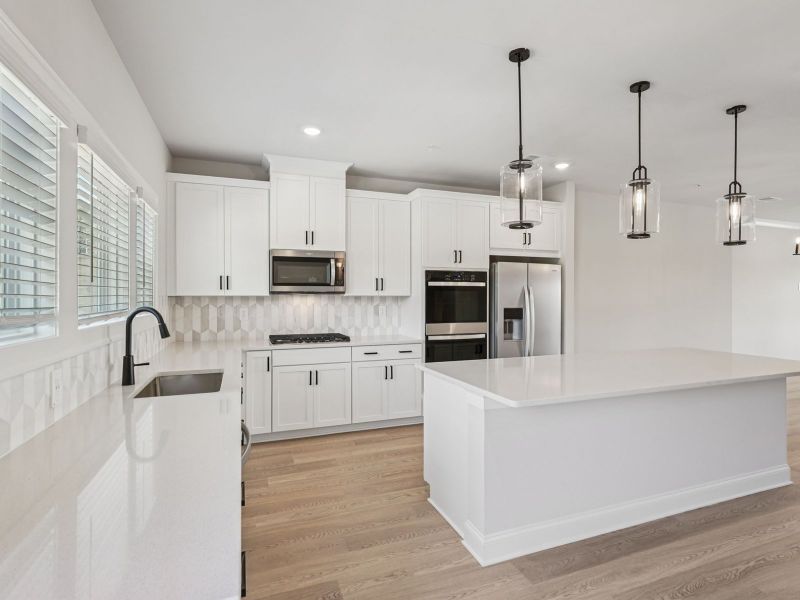 The Leighton floorplan with the Modern Glam Linen interior package.