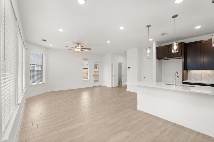 Spacious, unfurnished interior of a new home in Elyson, Katy (Image 12).