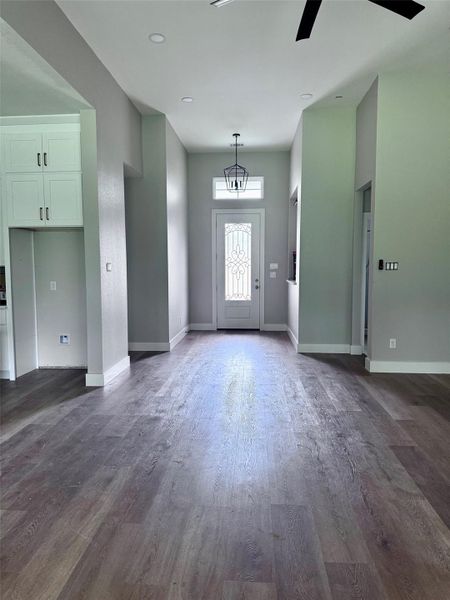 Spacious, unfurnished interior of a new home in , Bay City (Image 25).