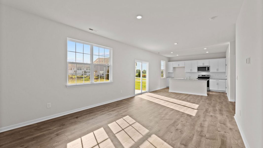 Spacious, unfurnished interior of a new home in Ridgewood Farms, Winterville (Image 13).