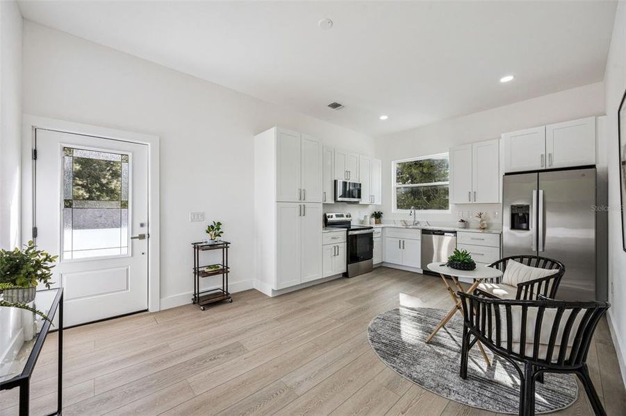 Furnished interior view inside a new home in , Orlando (Image 12).