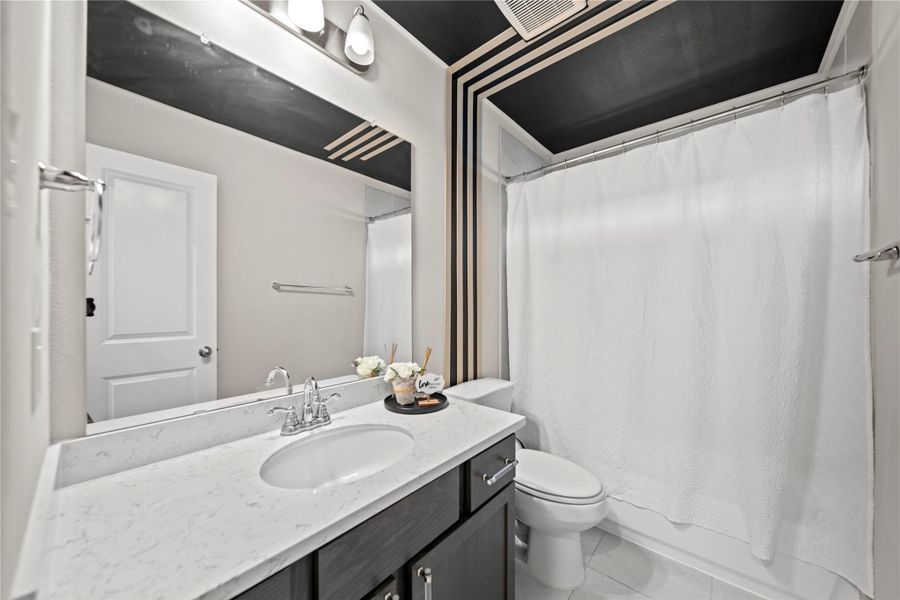 Furnished interior view inside a new home in The Meadows at Imperial Oaks 40', Conroe (Image 5).