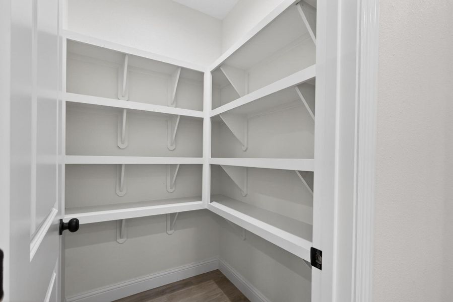 Spacious, unfurnished interior of a new home in , Beaumont (Image 19).