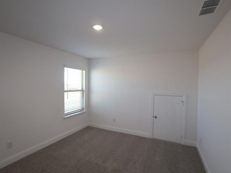 Spacious, unfurnished interior of a new home in Lily Creek at Sutton Fields, Aubrey (Image 18). Spacious, unfurnished interior of a new home in Lily Creek at Sutton Fields, Aubrey (Image 18).