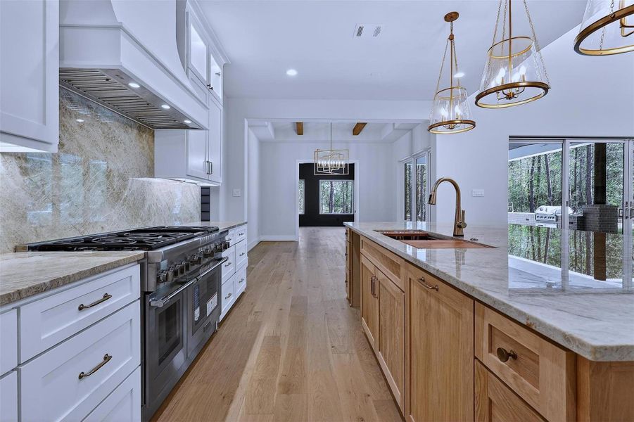 Direct flow to the diving room and gameroom!