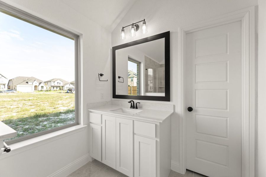 Furnished interior view inside a new home in Meadow Run, Melissa (Image 9). Furnished interior view inside a new home in Meadow Run, Melissa (Image 9).