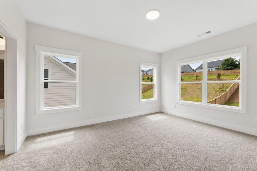 Spacious, unfurnished interior of a new home in Hillshire, Cumming (Image 22).