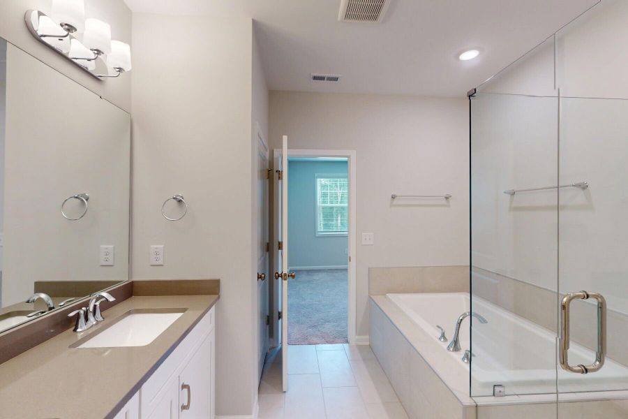 Owner's Bathroom Owner's Bathroom