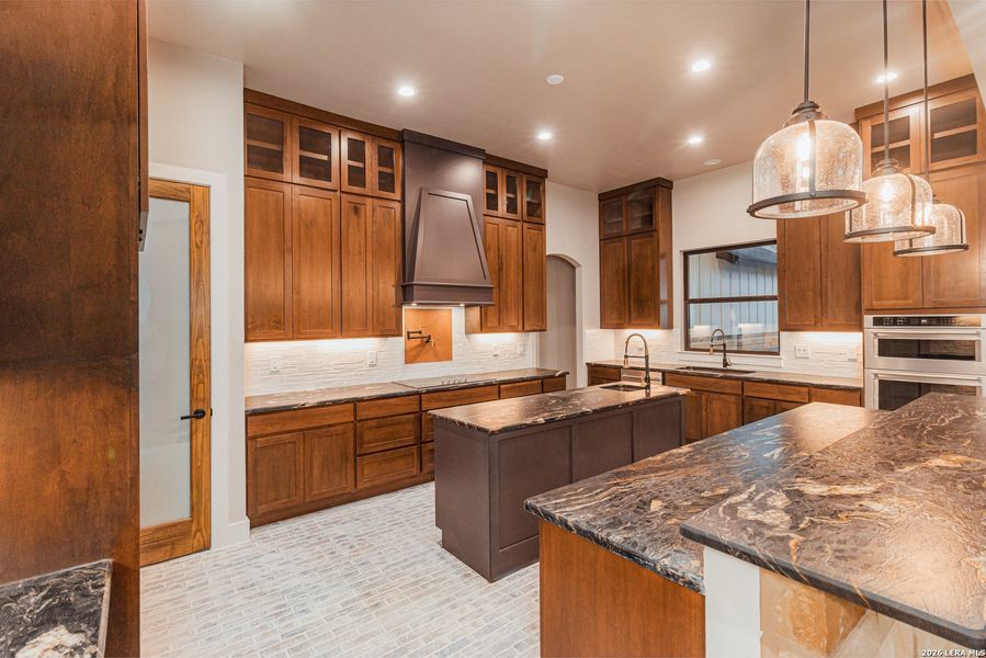 Furnished interior view inside a new home in , La Vernia (Image 8).