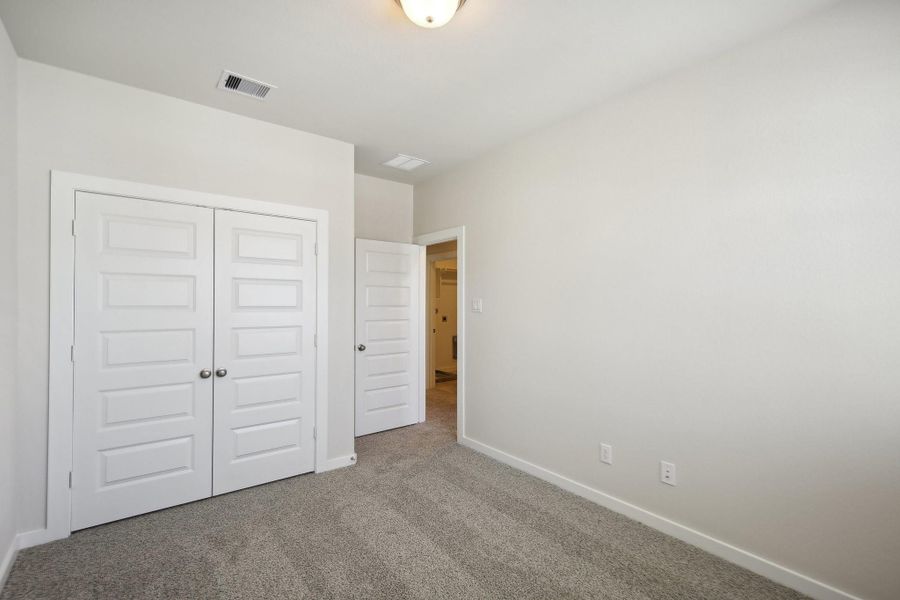 Photo is not of the actual home, but is an inspirational photo of builder’s model home and may depict options, furnishings, and/or decorator features that are not included Photo is not of the actual home, but is an inspirational photo of builder’s model home and may depict options, furnishings, and/or decorator features that are not included