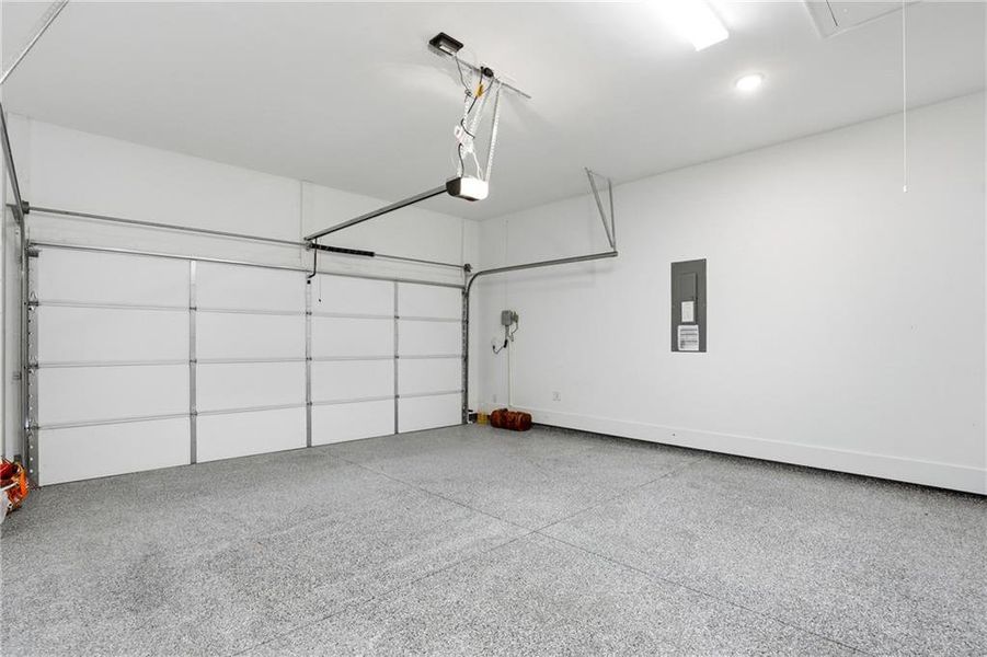 Spacious, unfurnished interior of a new home in , Flowery Branch (Image 22).