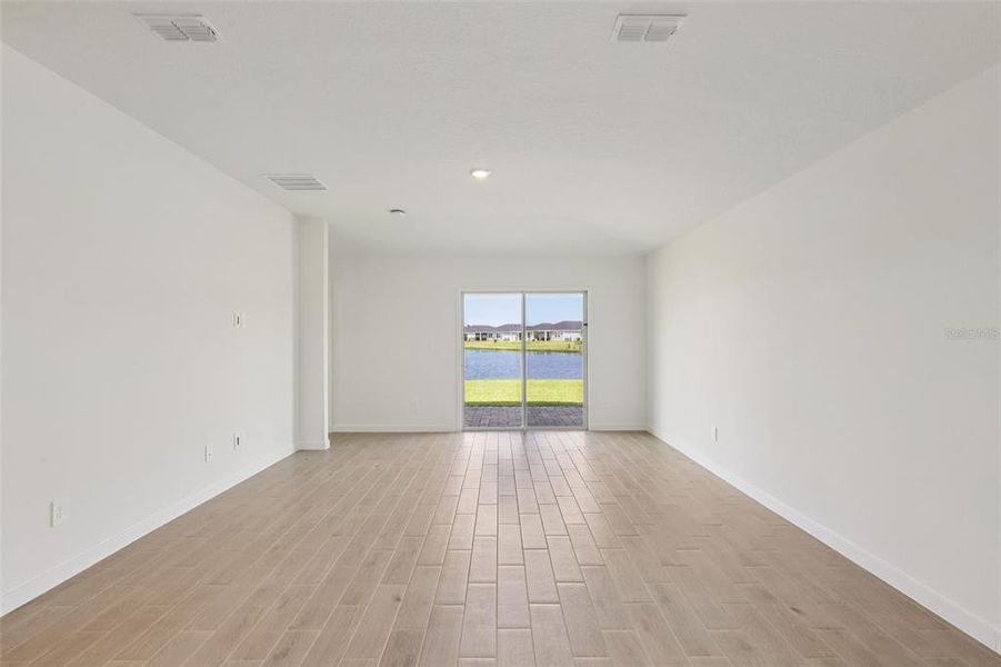 Spacious, unfurnished interior of a new home in Colbert Landings, Palm Coast (Image 27).