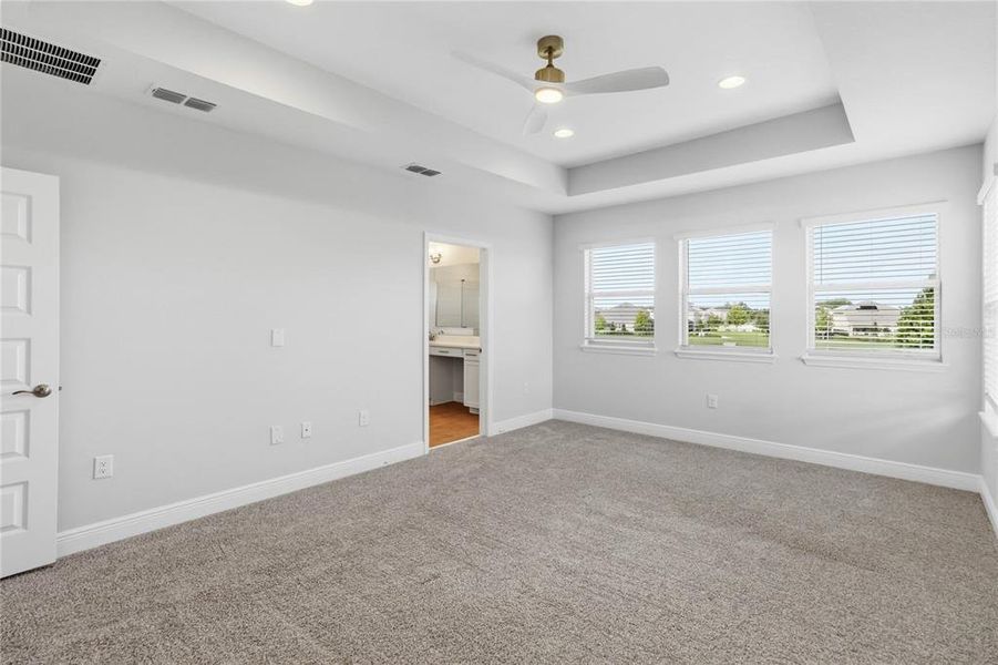 Spacious, unfurnished interior of a new home in , Winter Garden (Image 40).