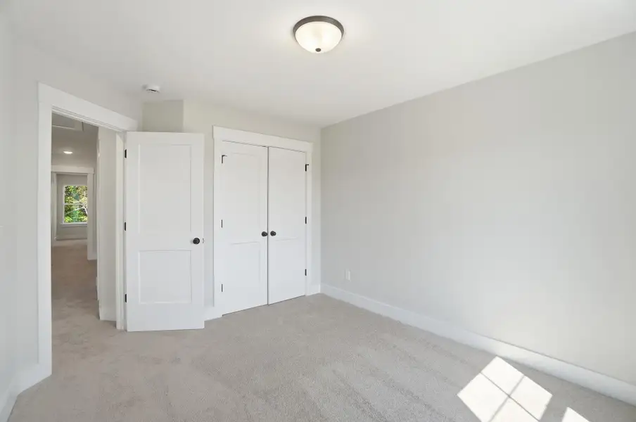 Spacious, unfurnished interior of a new home in Blythe Mill Townhomes, Waxhaw (Image 25).