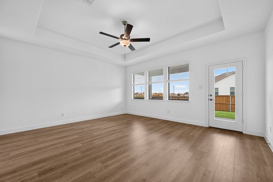 Spacious, unfurnished interior of a new home in Madero 50s, Fort Worth (Image 12).