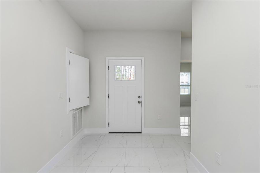 Spacious, unfurnished interior of a new home in , Ocala (Image 14).
