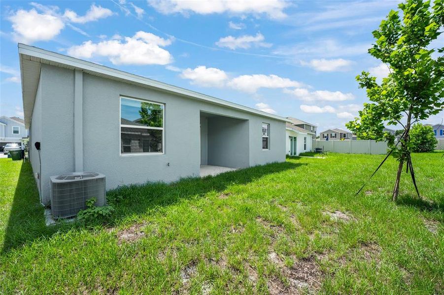 Exterior details and patio area of a home in Peace Creek Reserve, Winter Haven (Image 24).