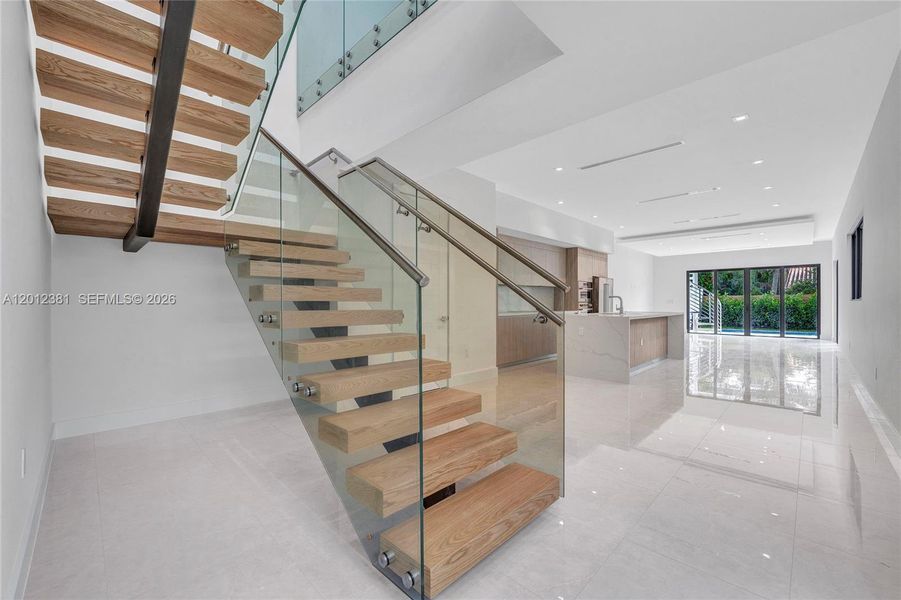 Spacious, unfurnished interior of a new home in , Miami (Image 16).