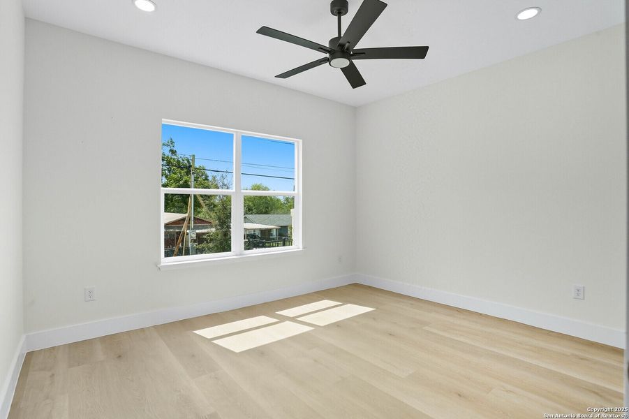 Spacious, unfurnished interior of a new home in , San Antonio (Image 17).