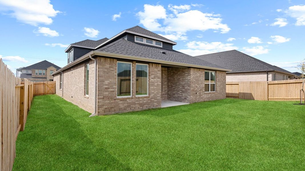 Representative exterior details of a home built from the Rockdale by D.R. Horton in Westland Ranch 60' Homesites, League City (Image 3). Representative exterior details of a home built from the Rockdale by D.R. Horton in Westland Ranch 60' Homesites, League City (Image 3).