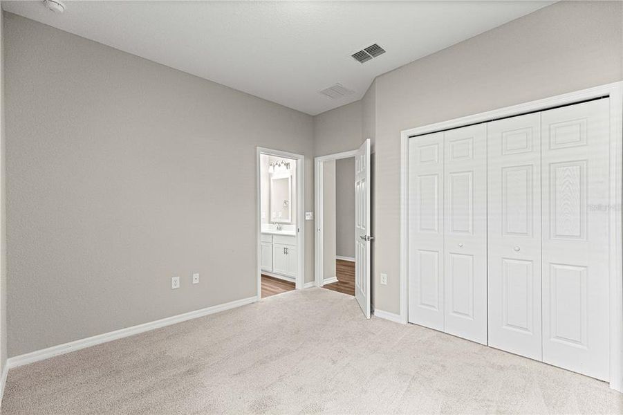 Spacious, unfurnished interior of a new home in , Ocala (Image 36).