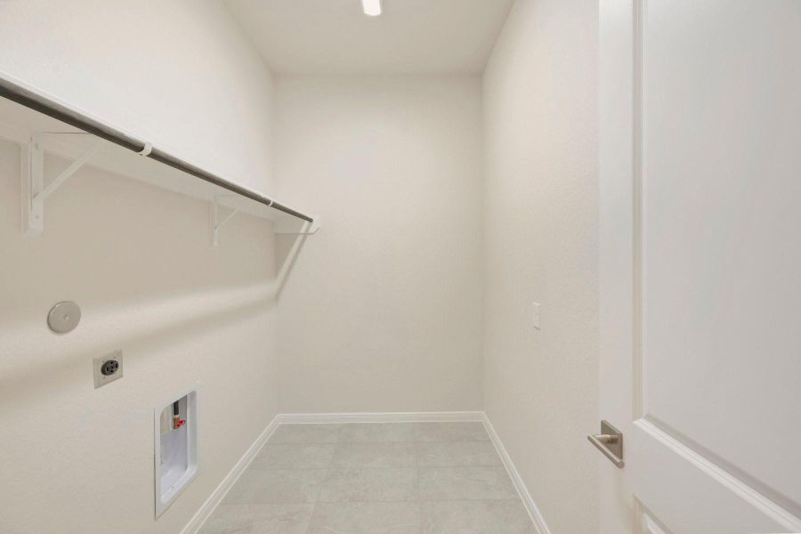 Spacious, unfurnished interior of a new home in Jubilee - Reserve Collection, Hockley (Image 17).
