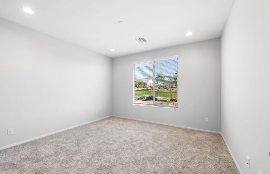 Spacious, unfurnished interior of a new home in Sun City Festival, Buckeye (Image 19).