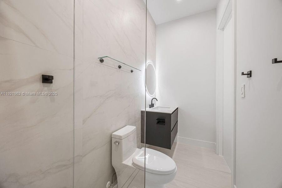 Furnished interior view inside a new home in , Fort Lauderdale (Image 53).