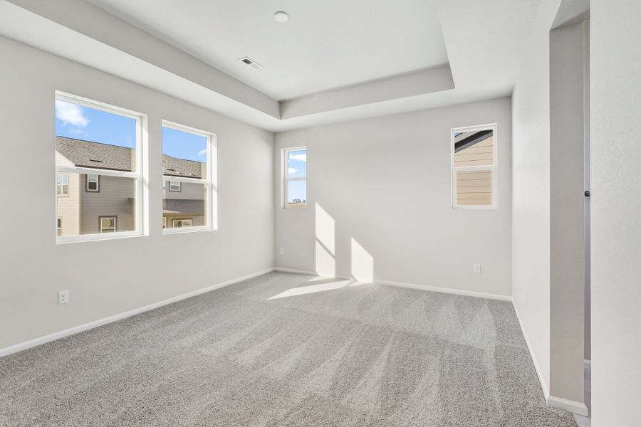 Spacious, unfurnished interior of a new home in Talon Pointe, Thornton (Image 15).