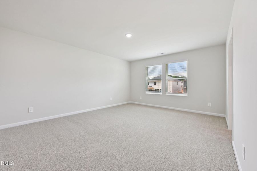 30-web-or-mls-Oak Manor - Raleigh - 716